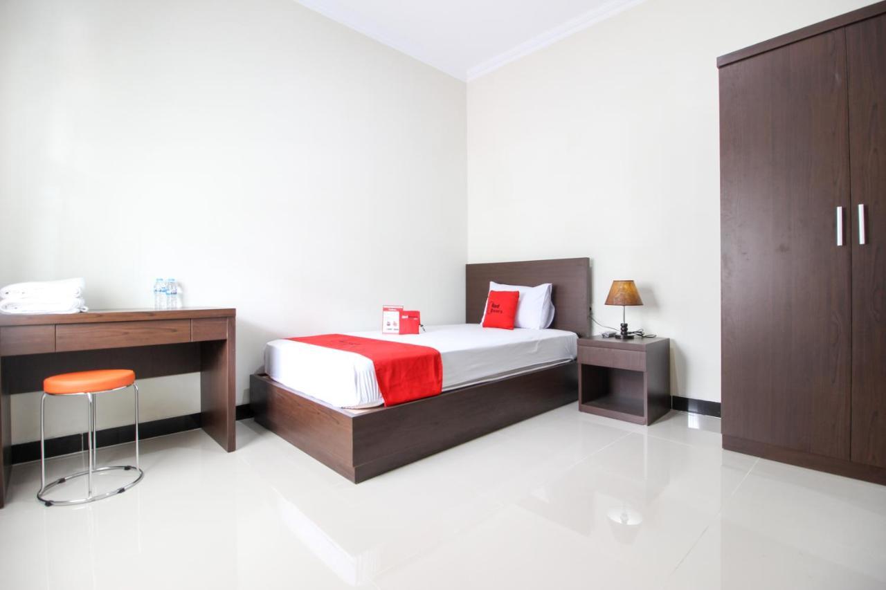Reddoorz Syariah Plus @ Jakal Bawah 3 Kejayan Ngoại thất bức ảnh