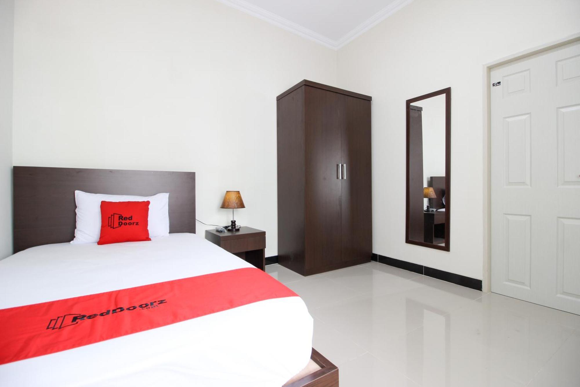 Reddoorz Syariah Plus @ Jakal Bawah 3 Kejayan Ngoại thất bức ảnh