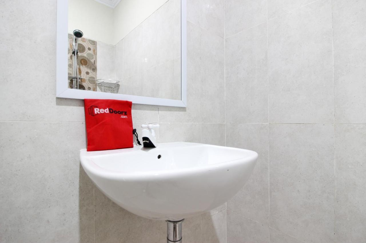 Reddoorz Syariah Plus @ Jakal Bawah 3 Kejayan Ngoại thất bức ảnh
