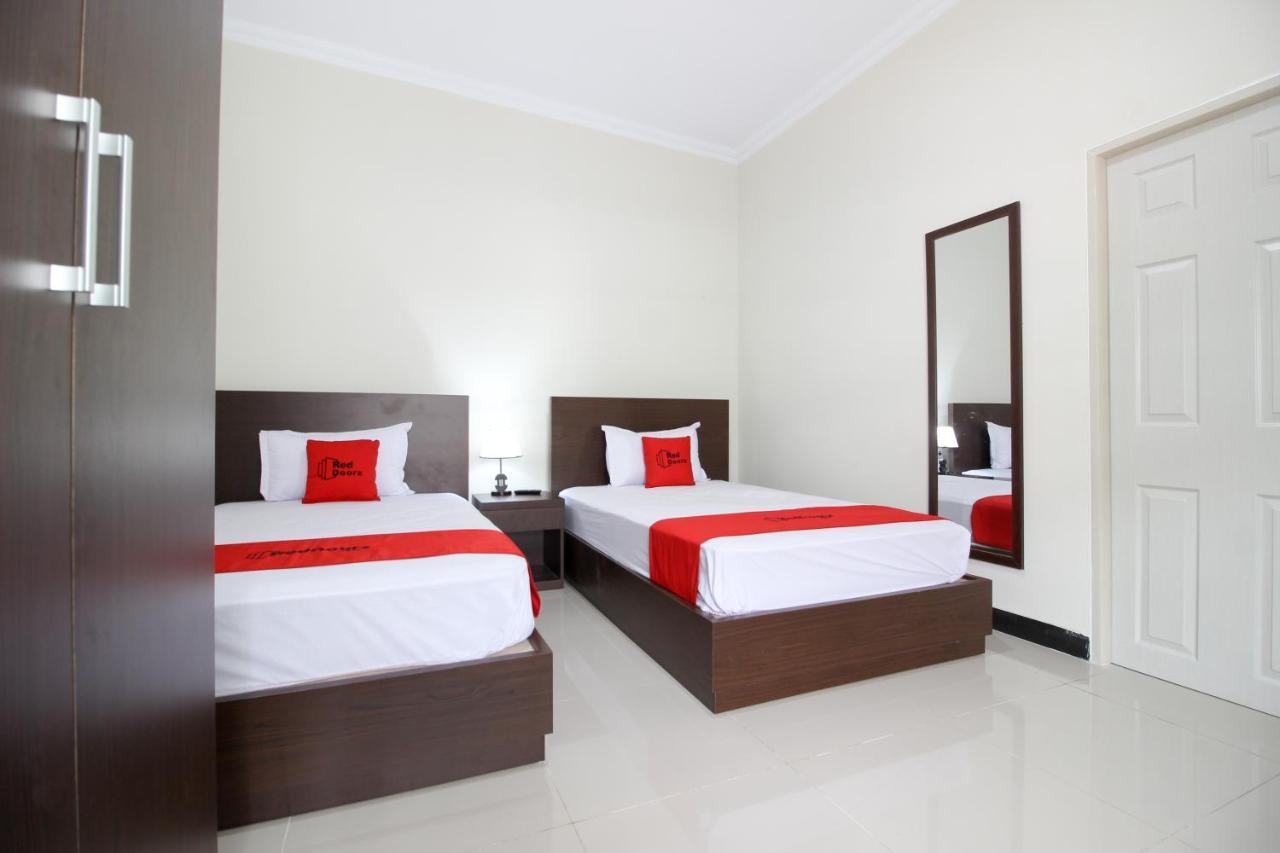 Reddoorz Syariah Plus @ Jakal Bawah 3 Kejayan Ngoại thất bức ảnh